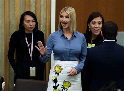 Ivanka Trumps Blouse Wardrobe Malfunction at the United。